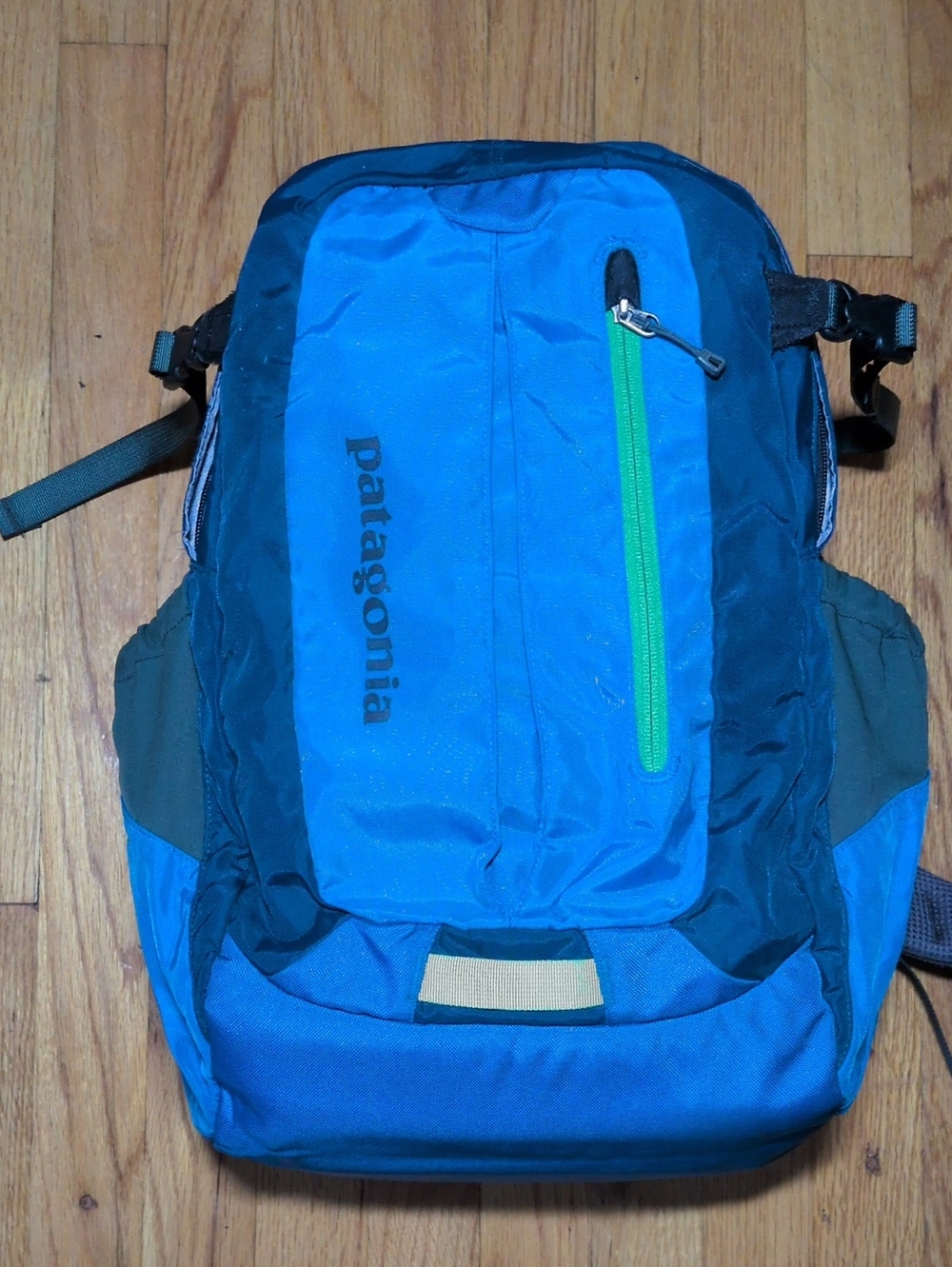 Patagonia men's Blue Backpack Mate 30L